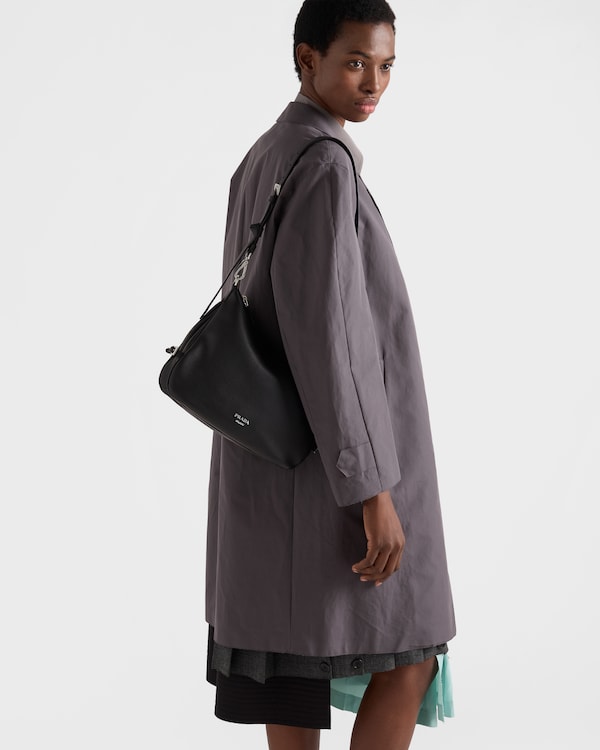 プラダ フォールド ミディアム レザーバッグ - ブラック プラダ フォールド ミディアム レザーバッグ - ブラック