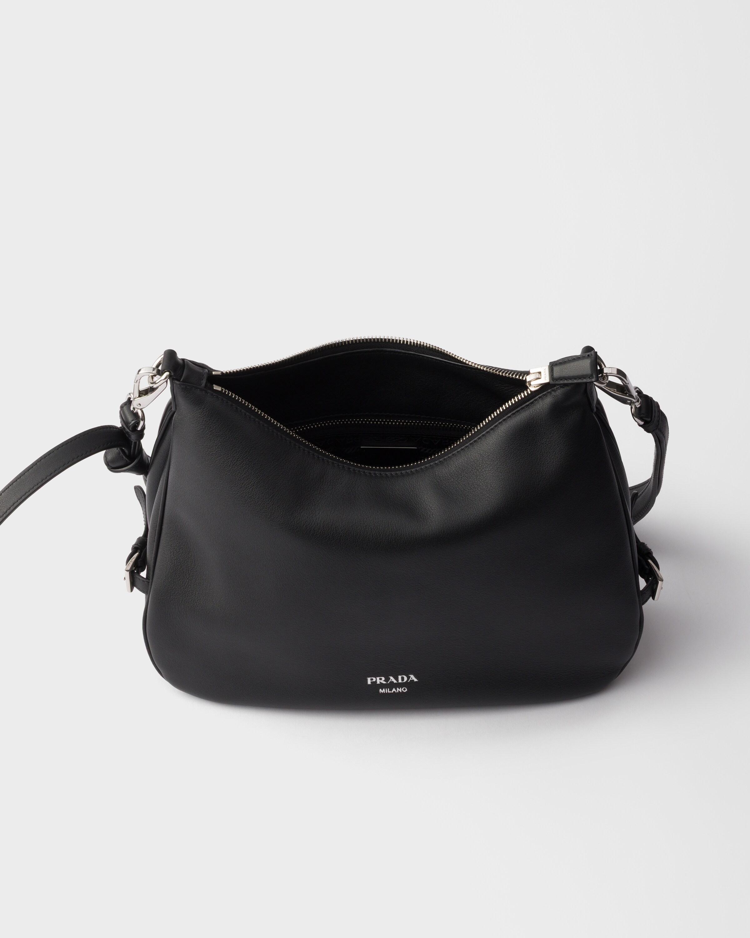 ブラック プラダ フォールド ミディアム レザーバッグ | PRADA - 日本