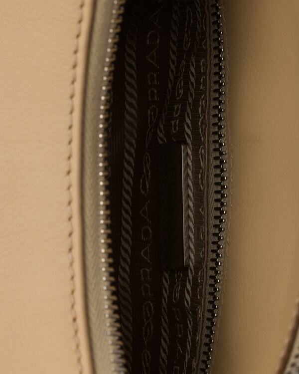 プラダ フォールド ミディアム レザーバッグ - サンドベージュ プラダ フォールド ミディアム レザーバッグ - サンドベージュ