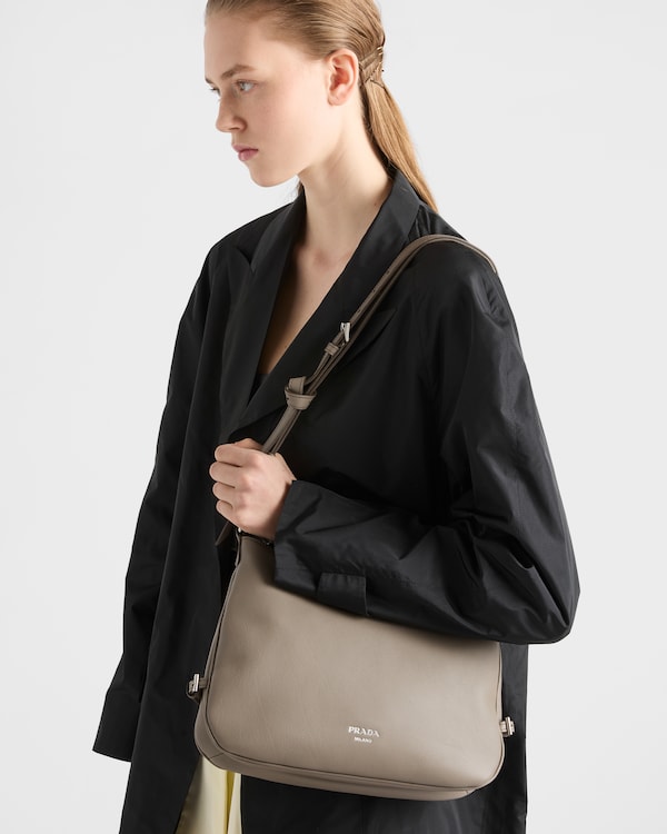 プラダ フォールド ミディアム レザーバッグ - クレイグレー プラダ フォールド ミディアム レザーバッグ - クレイグレー