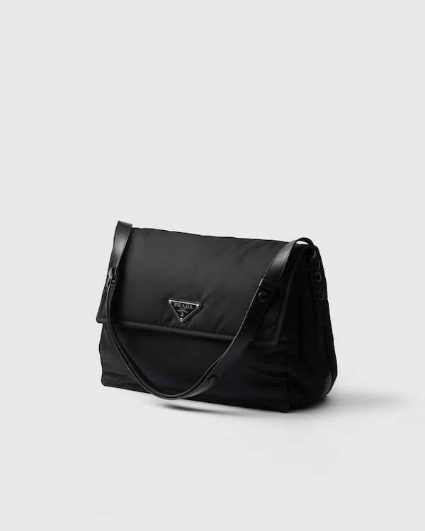 حقيبة كتف مبطنة كبيرة من قماش رينايلون حقيبة كتف مبطنة كبيرة من قماش رينايلون