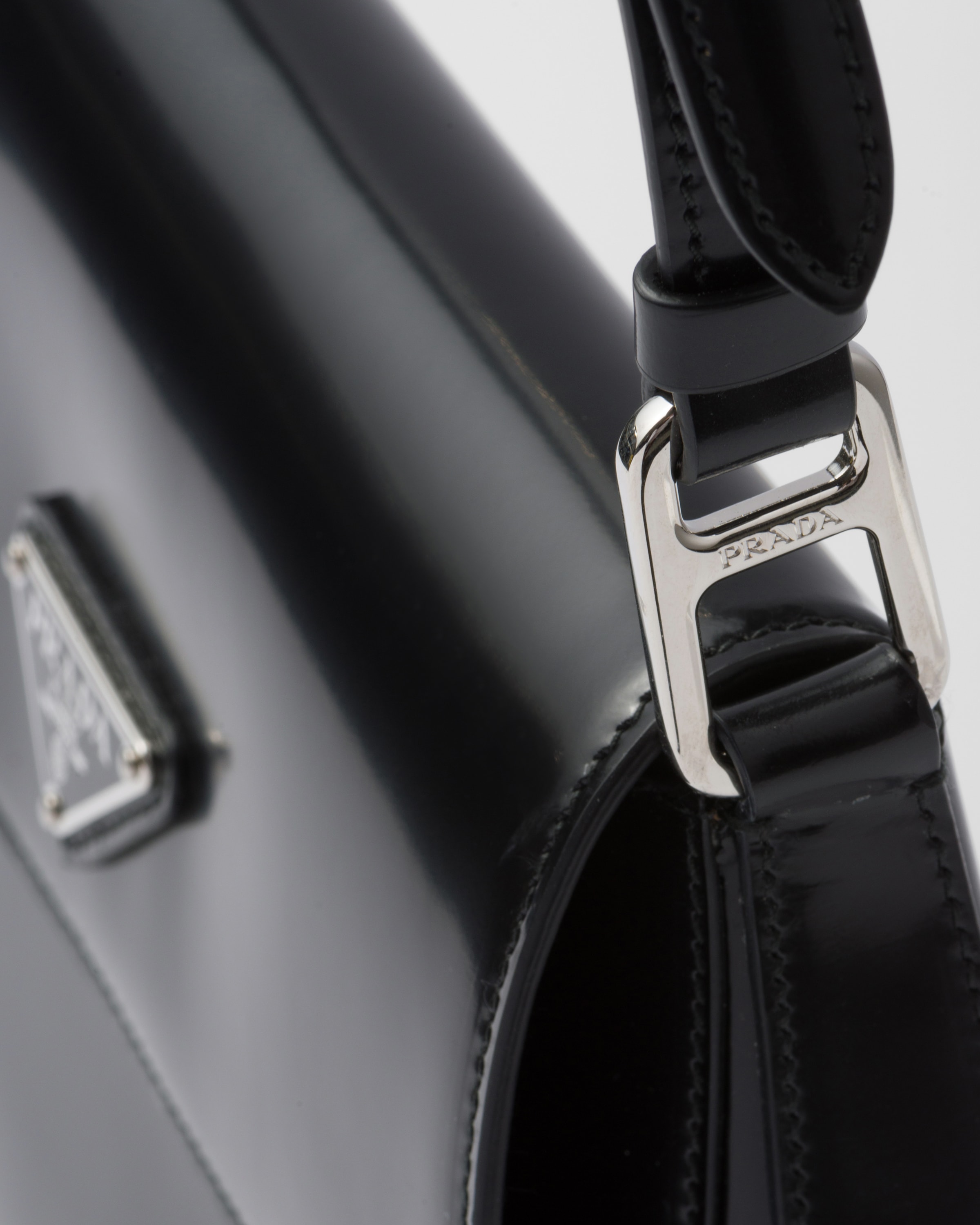 Prada Prada Cleo 亮面皮革单肩包 7
