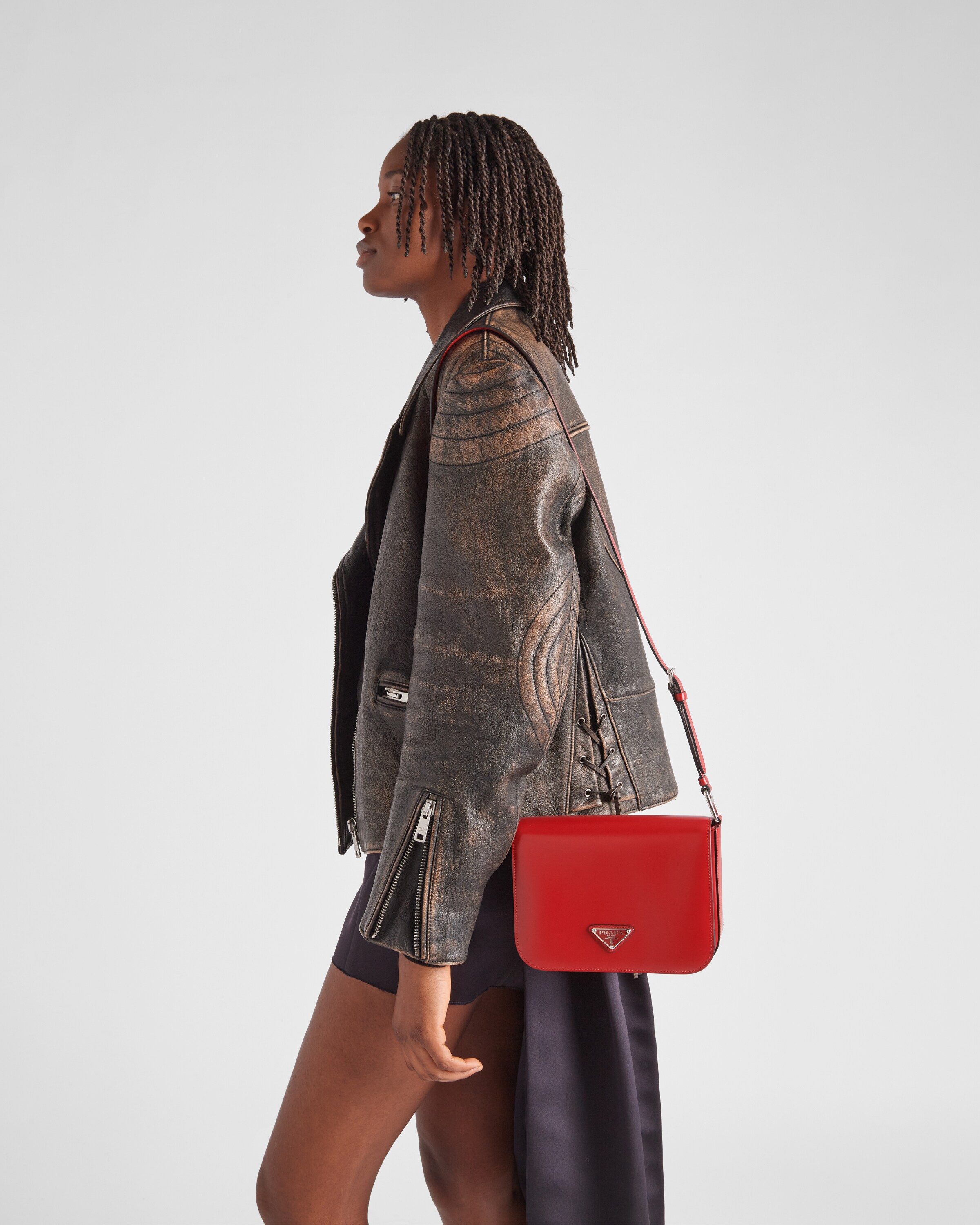 Prada حقيبة كتف من الجلد المصقول 2
