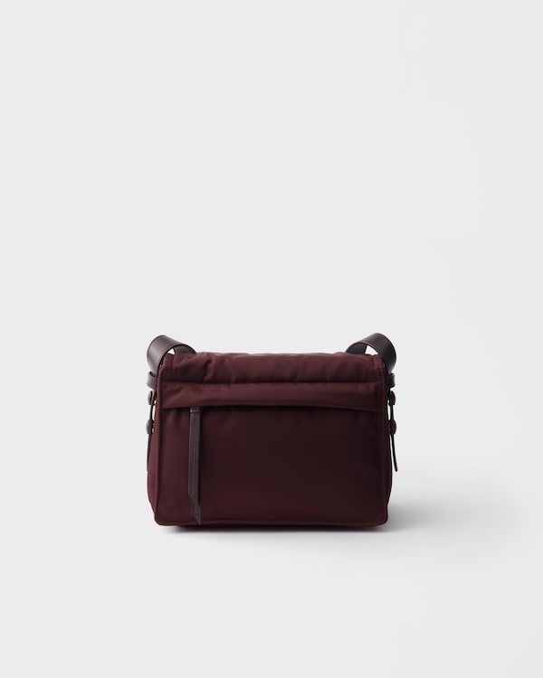 Borsa Prada Traveller small in Re-Nylon imbottito - Bordeaux Borsa Prada Traveller small in Re-Nylon imbottito - Bordeaux