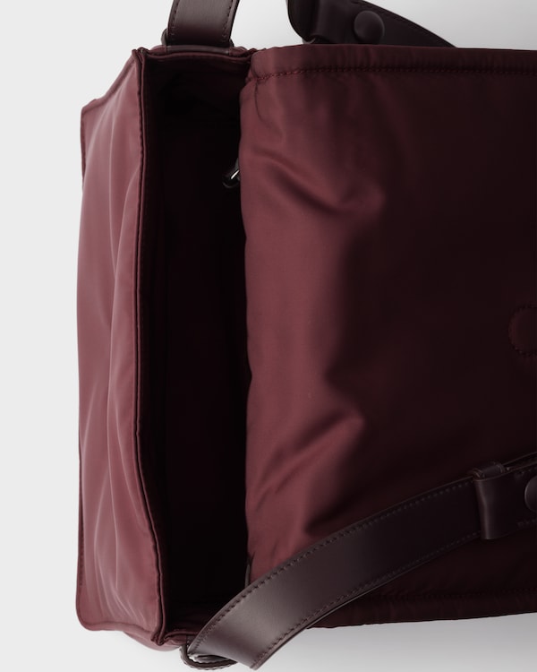 Borsa Prada Traveller small in Re-Nylon imbottito - Bordeaux Borsa Prada Traveller small in Re-Nylon imbottito - Bordeaux