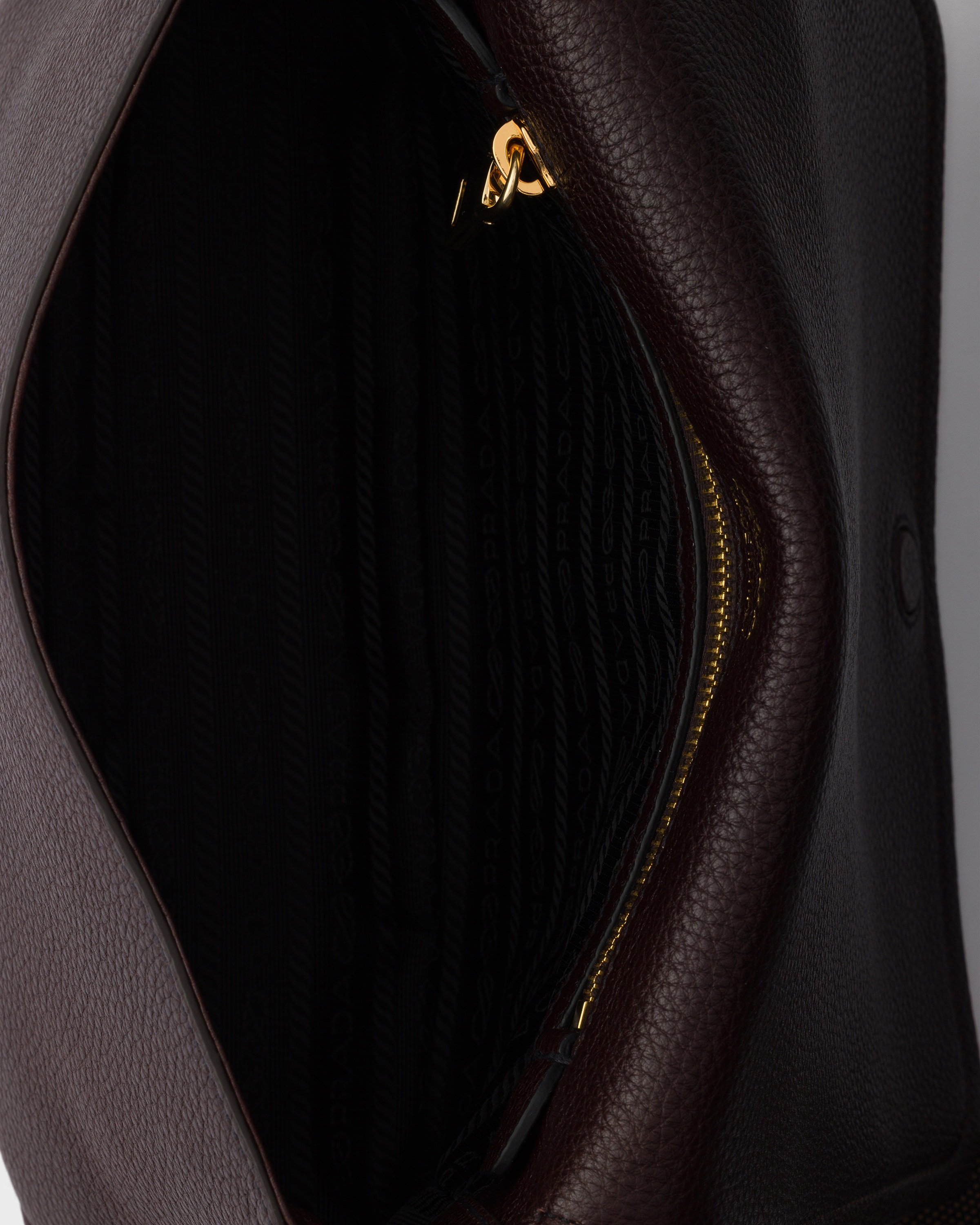 Leather shoulder bag