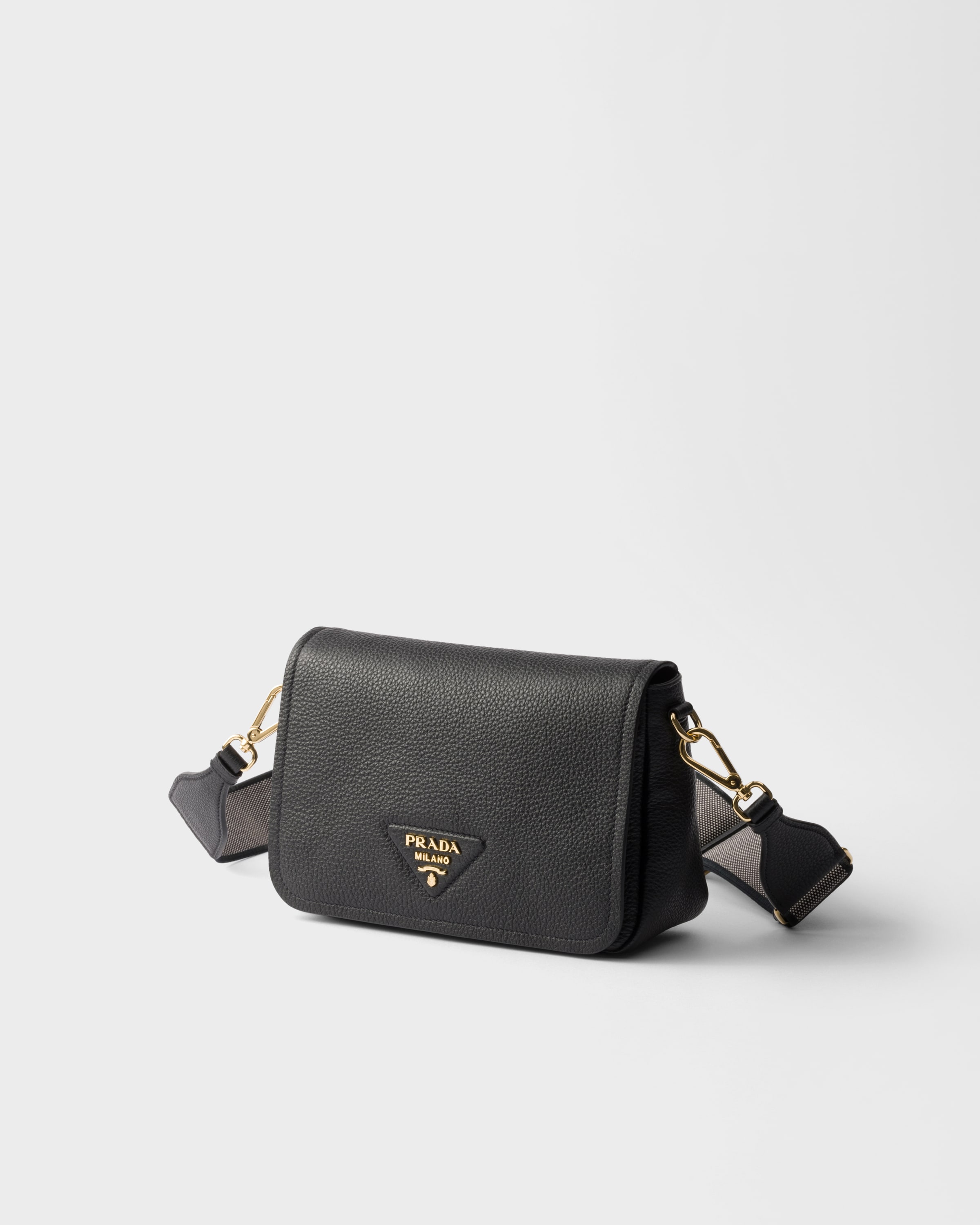 やっぱり“黒”が好き！ブラックショルダーバッグ25選｜最旬トレンド