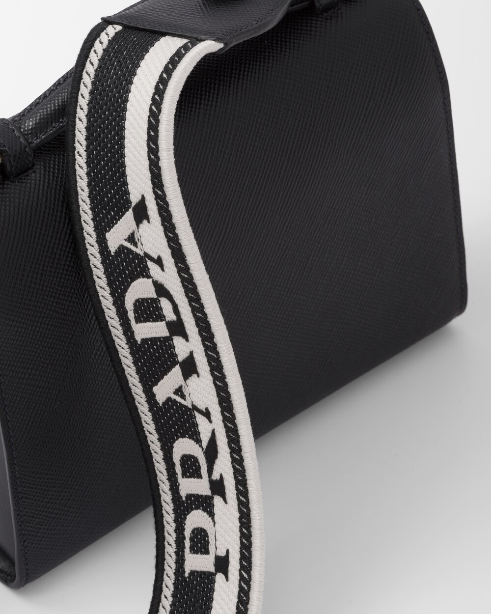 Borsa Prada Monochrome in Saffiano e pelle Nero | Prada