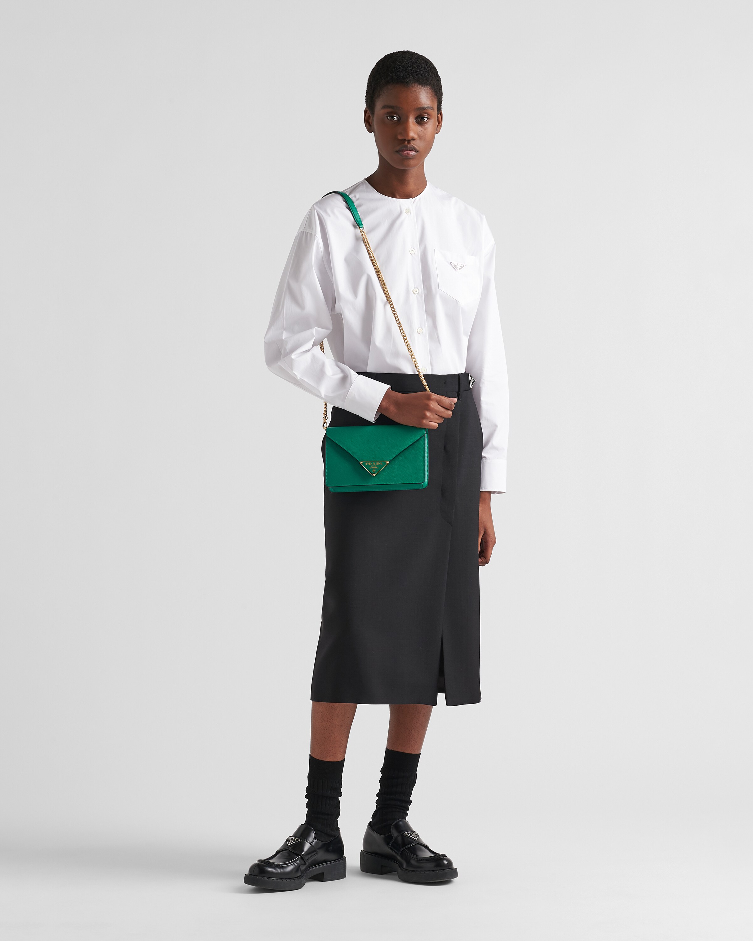 Prada حقيبة كتف من جلد سافيانو 7