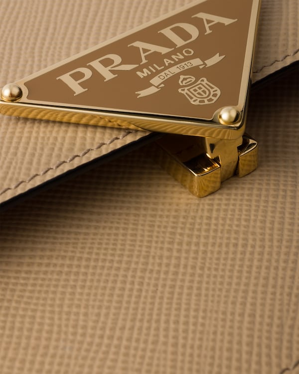 حقيبة كتف بطيّة من جلد سافيانو حقيبة كتف بطيّة من جلد سافيانو