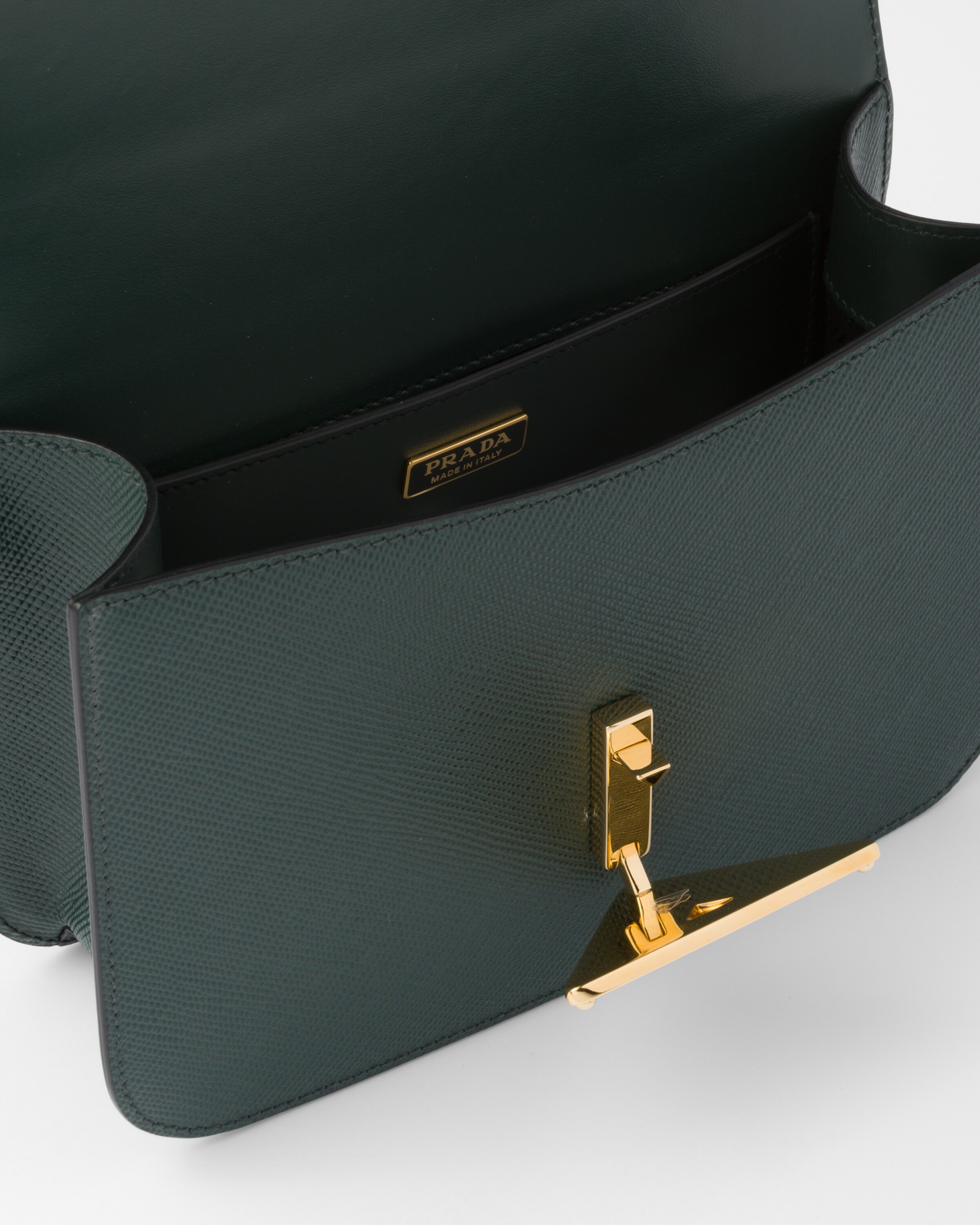 Prada حقيبة كتف من جلد سافيانو 5
