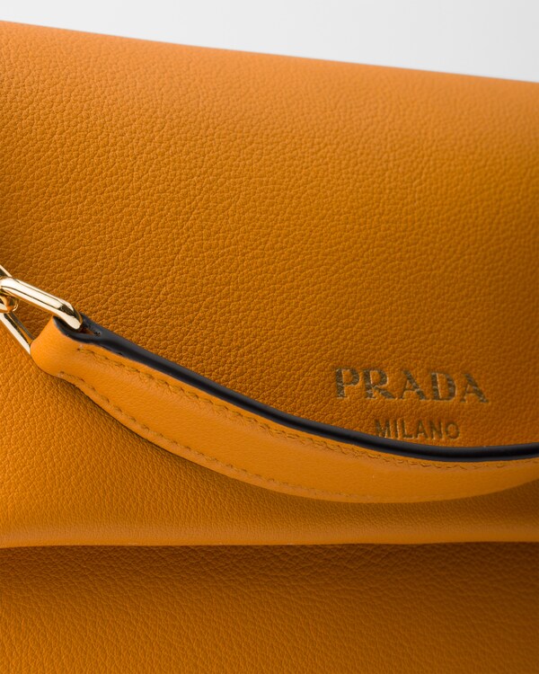 Bolso bandolera Prada Doux mediano de piel Bolso bandolera Prada Doux mediano de piel