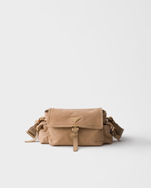 프라다 익스플로어 미디엄 나파 가죽 숄더백 - 샌드 베이지 프라다 익스플로어 미디엄 나파 가죽 숄더백 - 샌드 베이지