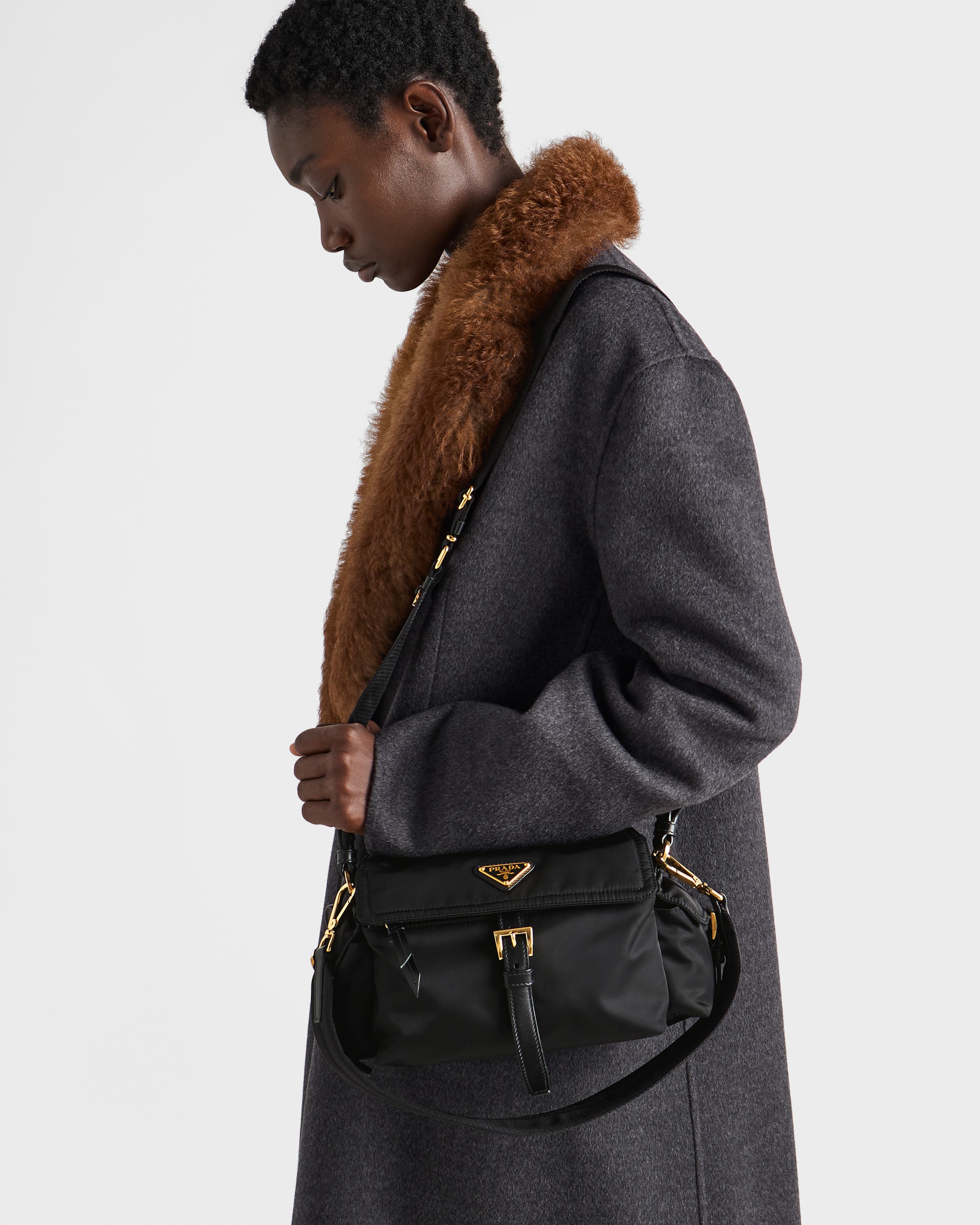 ★PRADA★RE-NYLON ミディアム ショルダーバッグ 直営店○PRADA○ミディアムパッド入りRe-Nylonショルダーバッグ