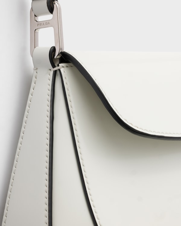 Sac porté épaule Prada Cleo en cuir brossé - Blanc Sac porté épaule Prada Cleo en cuir brossé - Blanc