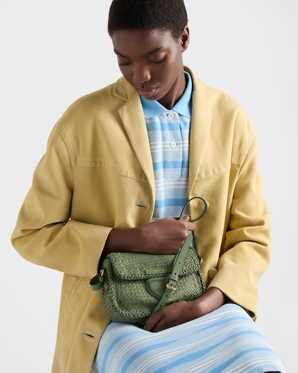 حقيبة كتف صغيرة من الجلد المحبوك - زَبَرْجَدي حقيبة كتف صغيرة من الجلد المحبوك - زَبَرْجَدي