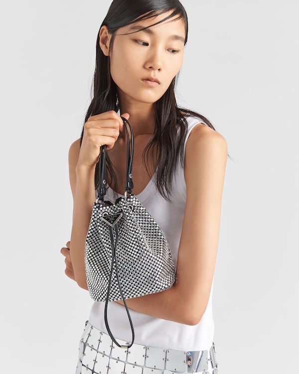 Mini bolsa em cetim com cristais Mini bolsa em cetim com cristais