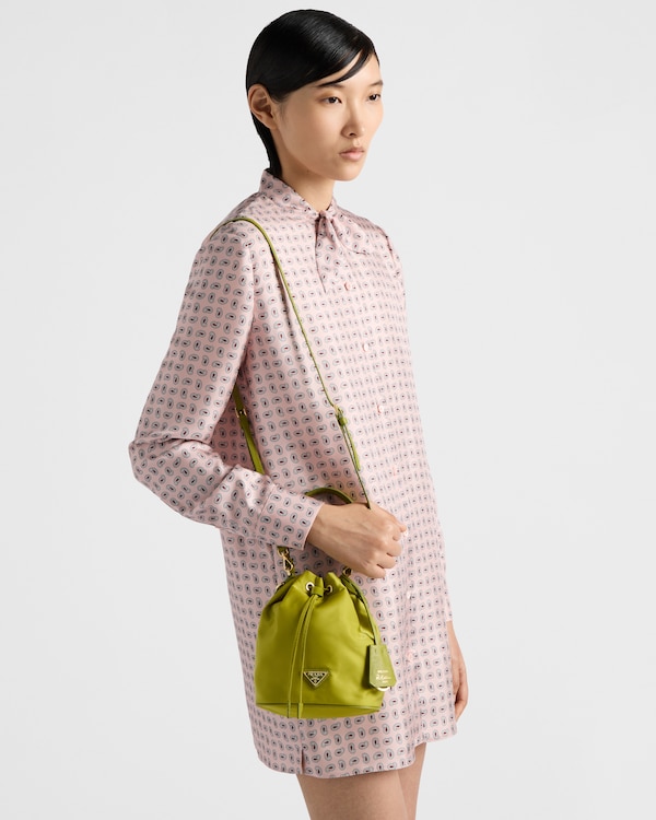 حقيبة صغيرة Prada Re-Edition 1978 من قماش نايلون معاد تدويره