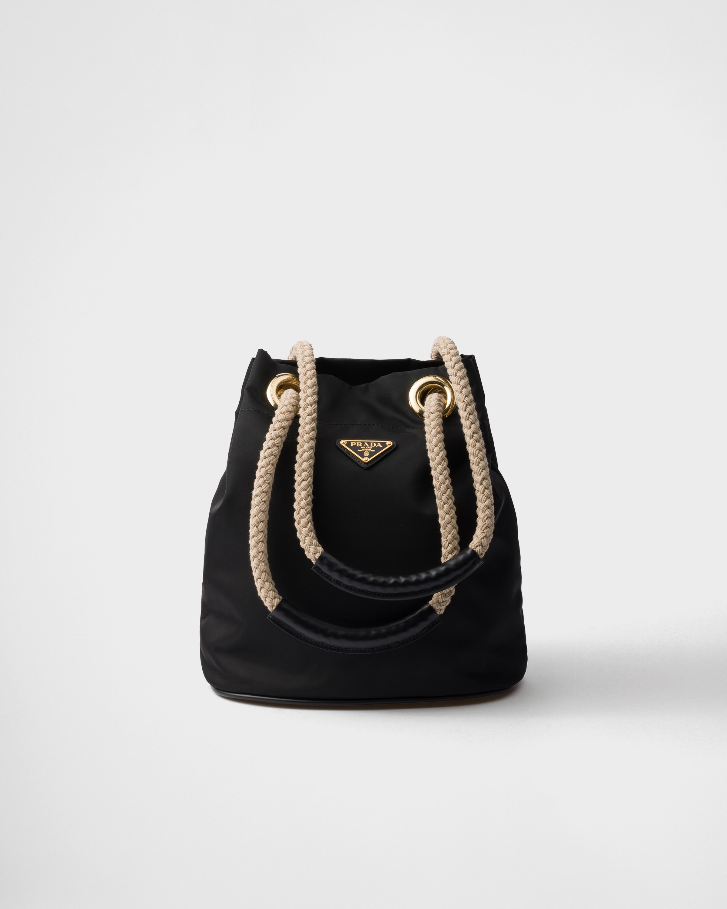 【人気No.1】 ブラック プラダ PRADA | バケットバッグ Re-Nylon マリナースモール 使用済み切手/官製はがき
