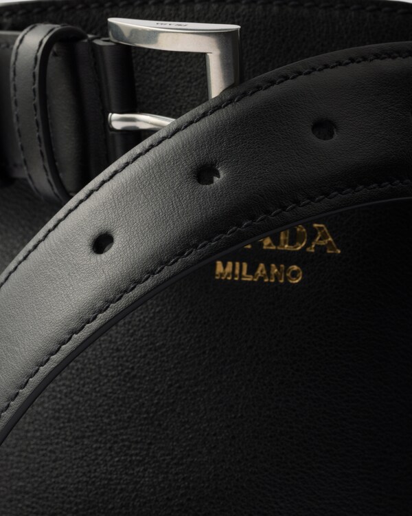 Borsa a secchiello Prada Buckle in pelle con cintura Borsa a secchiello Prada Buckle in pelle con cintura