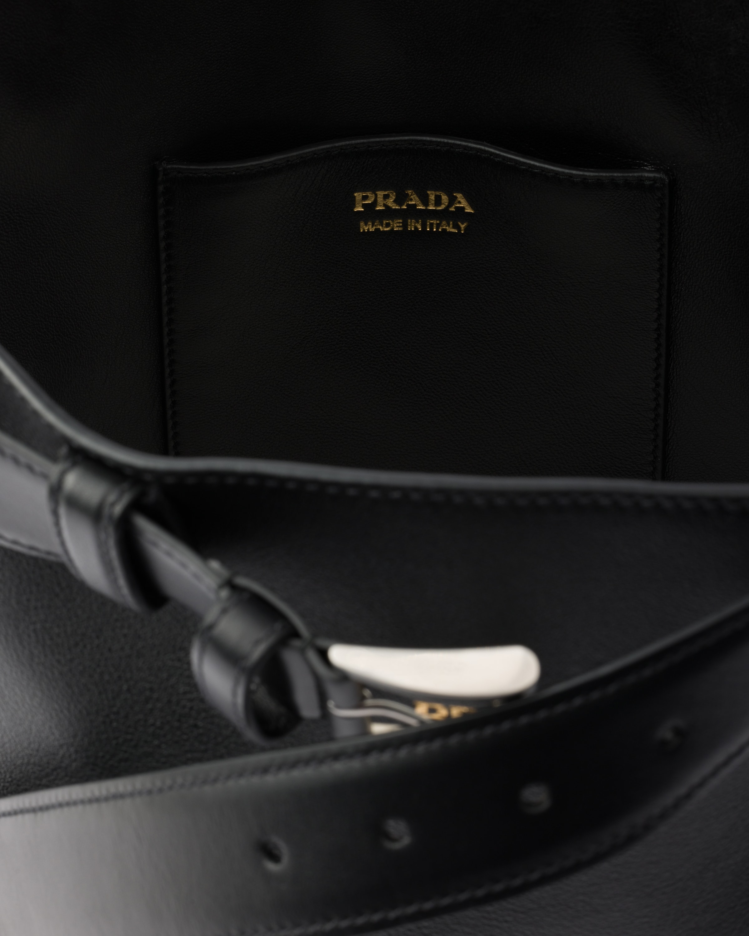 Prada Buckle Leather Bucket Bag With Belt In Schwarz