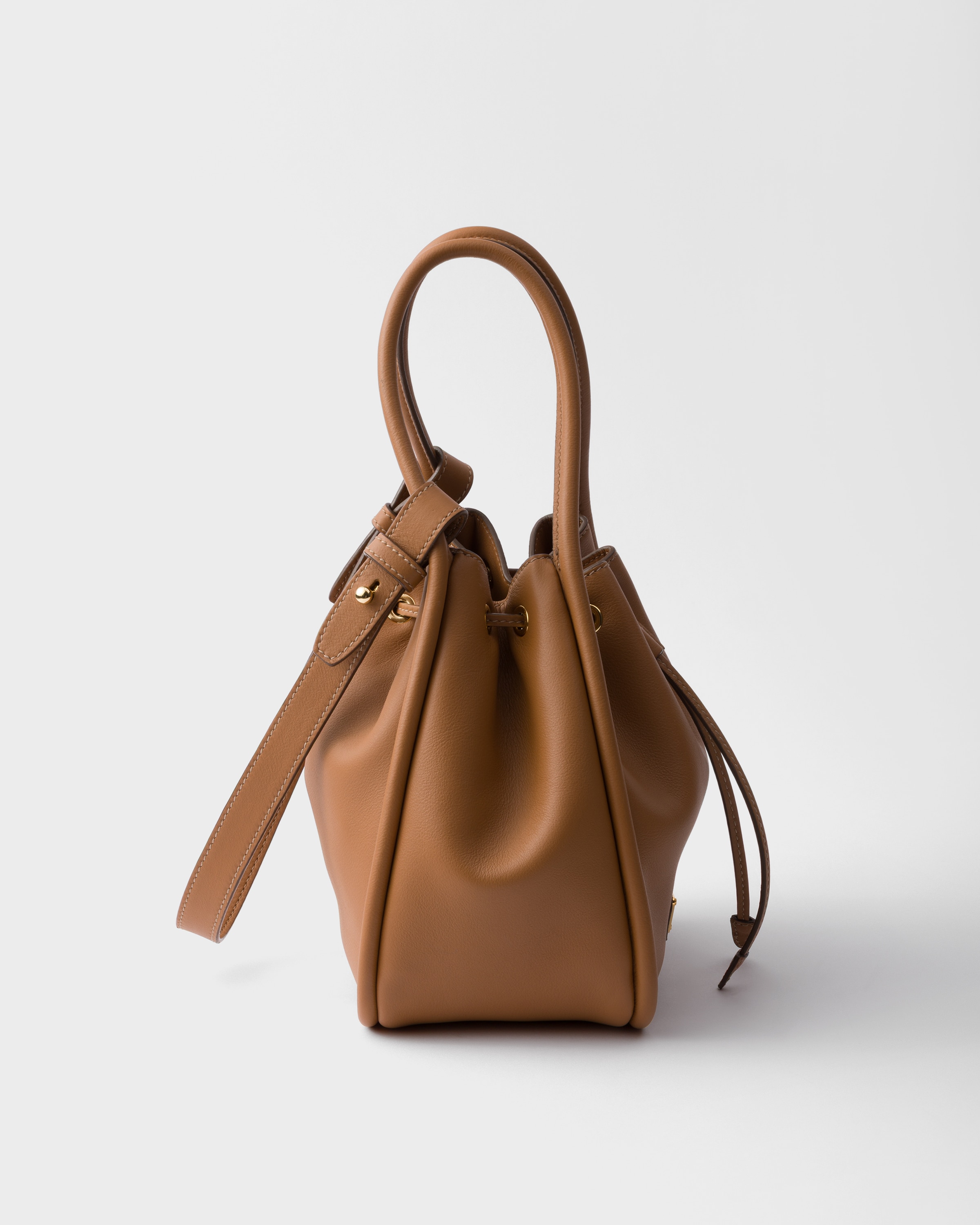キャメル プラダ ダーリン レザー ミニバケットバッグ | PRADA