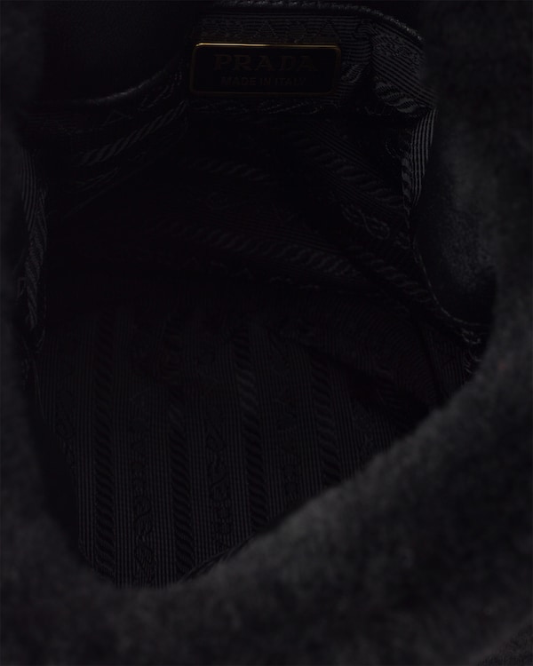 プラダ プチ サック ノワール シアリングxナッパレザー ミニバケットバッグ - ブラック プラダ プチ サック ノワール シアリングxナッパレザー ミニバケットバッグ - ブラック