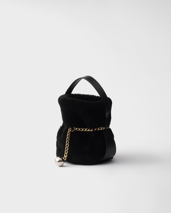 プラダ プチ サック ノワール シアリングxナッパレザー ミニバケットバッグ - ブラック プラダ プチ サック ノワール シアリングxナッパレザー ミニバケットバッグ - ブラック