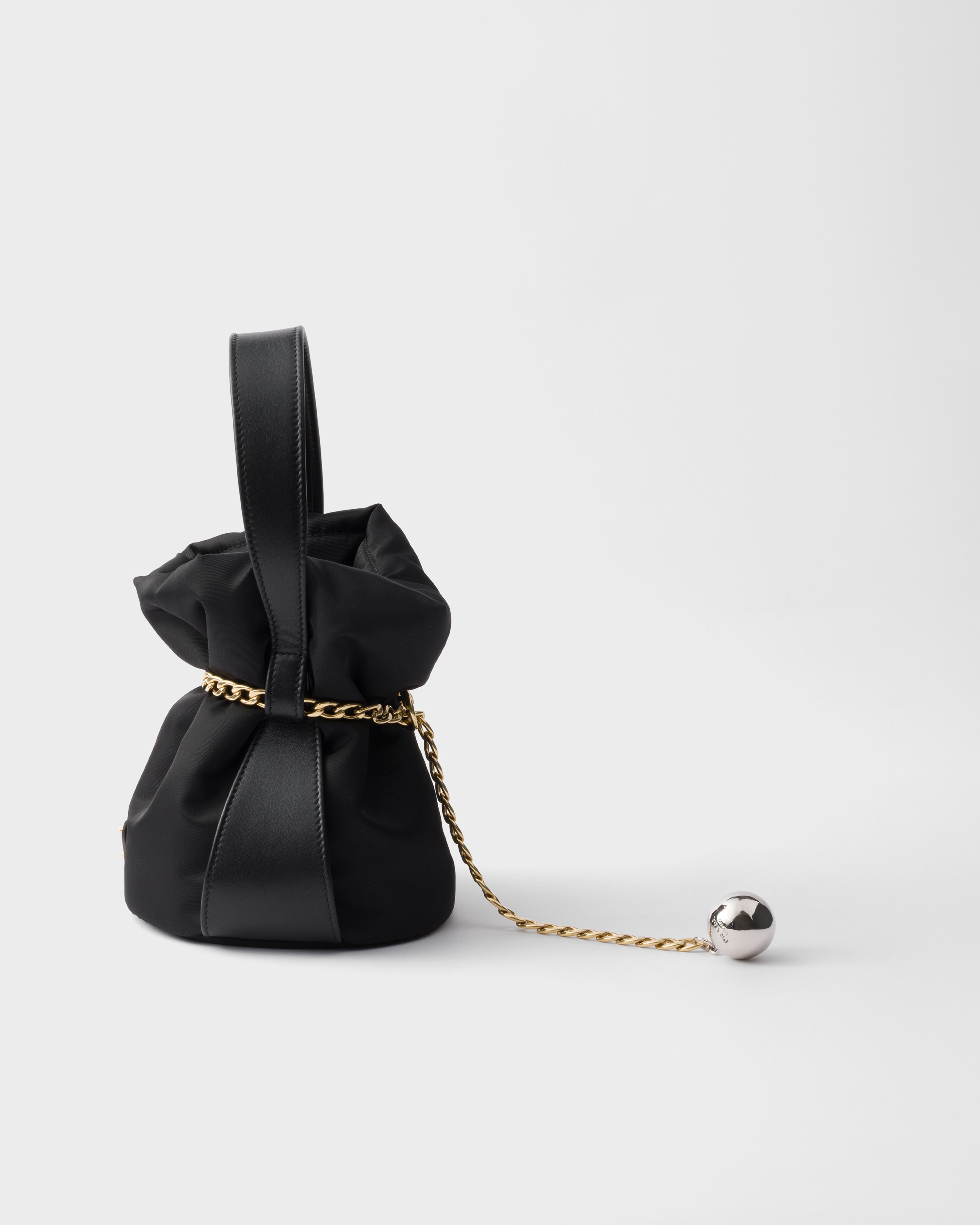 バッグ・カバンその他 Prada Black Nappa leather mini bucket bag Black Petit Sac Noir Re-Nylon and nappa leather mini bucket