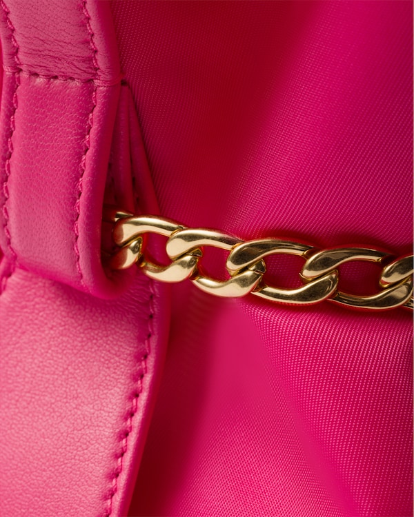 Petit sac seau en Re-Nylon Noir et cuir nappa Petit sac seau en Re-Nylon Noir et cuir nappa