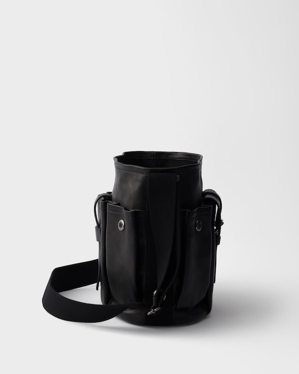プラダ ルート レザー ミニバケットバッグ - ブラック プラダ ルート レザー ミニバケットバッグ - ブラック