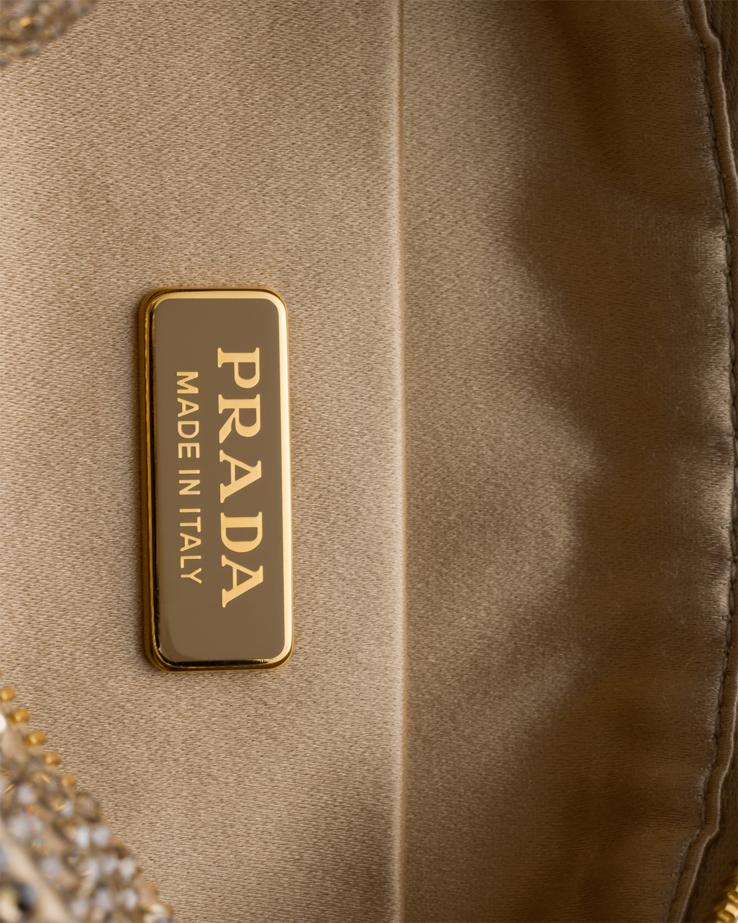 Minicartera de mano con bandolera y cristales