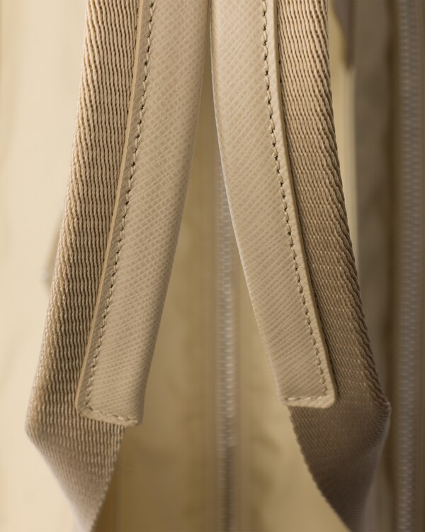 Prada Wickeltasche aus Re-Nylon Prada Wickeltasche aus Re-Nylon