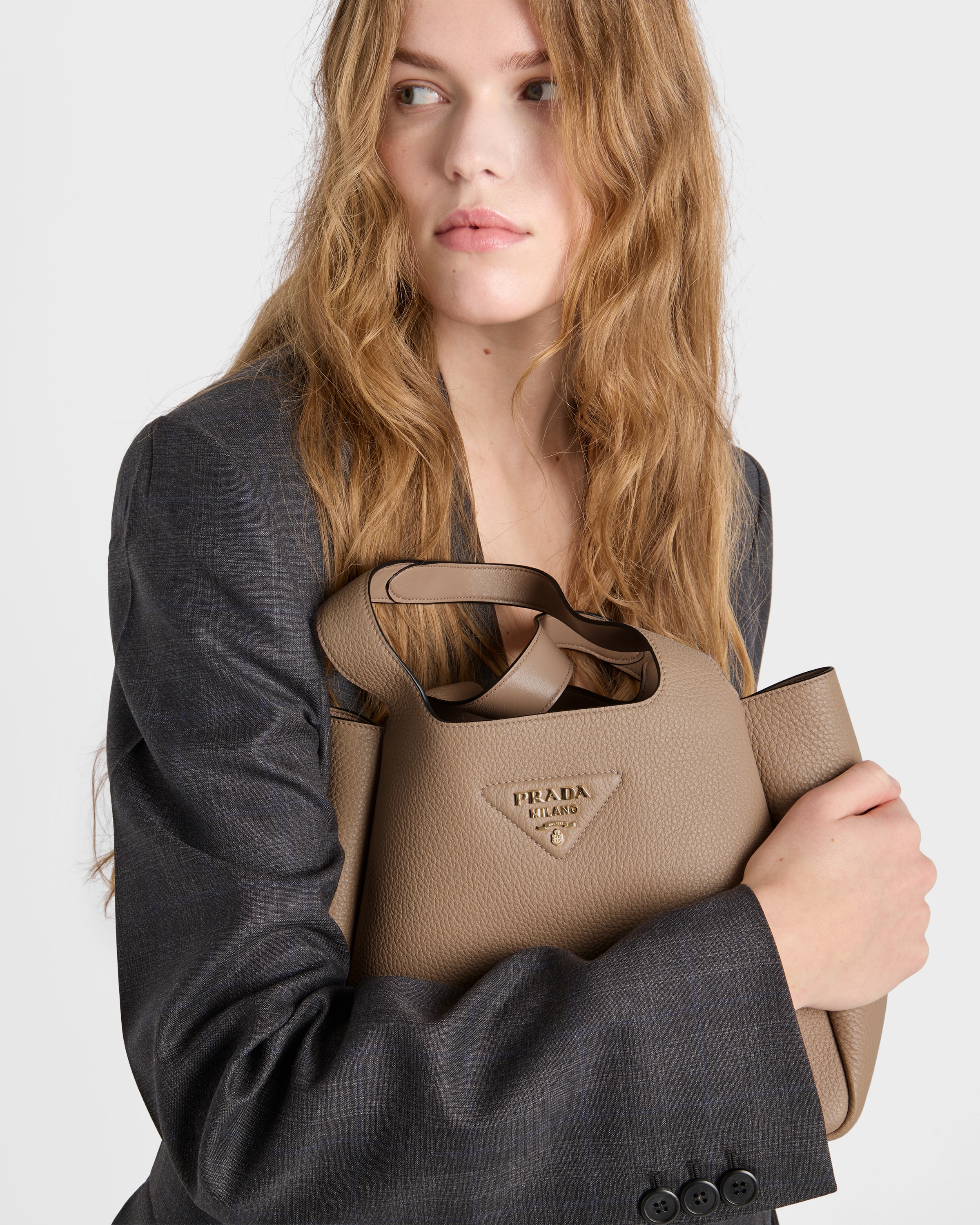 カメオ プラダ リエゾン スモール レザー トートバッグ | PRADA - 日本