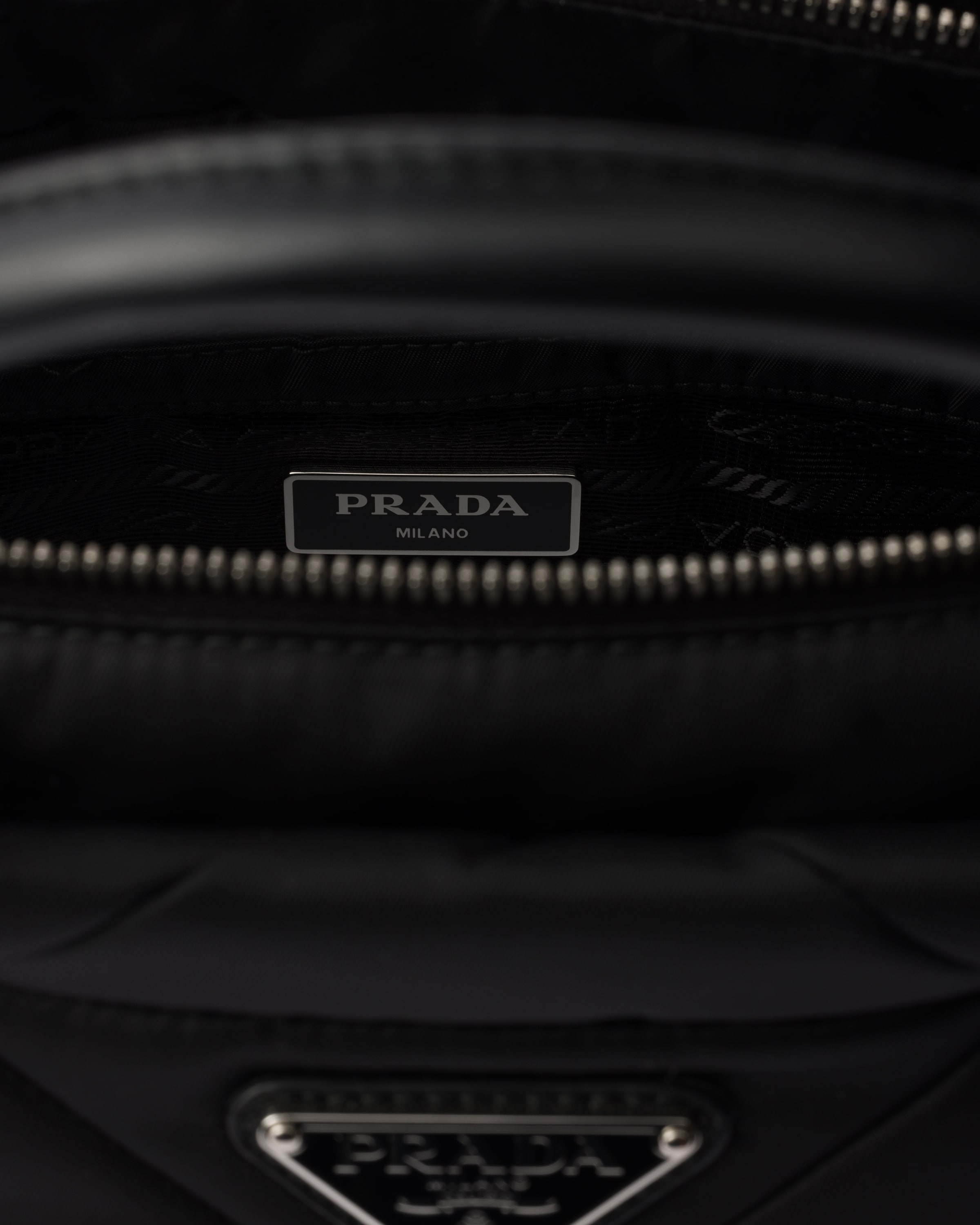 Prada Kleine Gepolsterte Tote Bag Aus Re-nylon