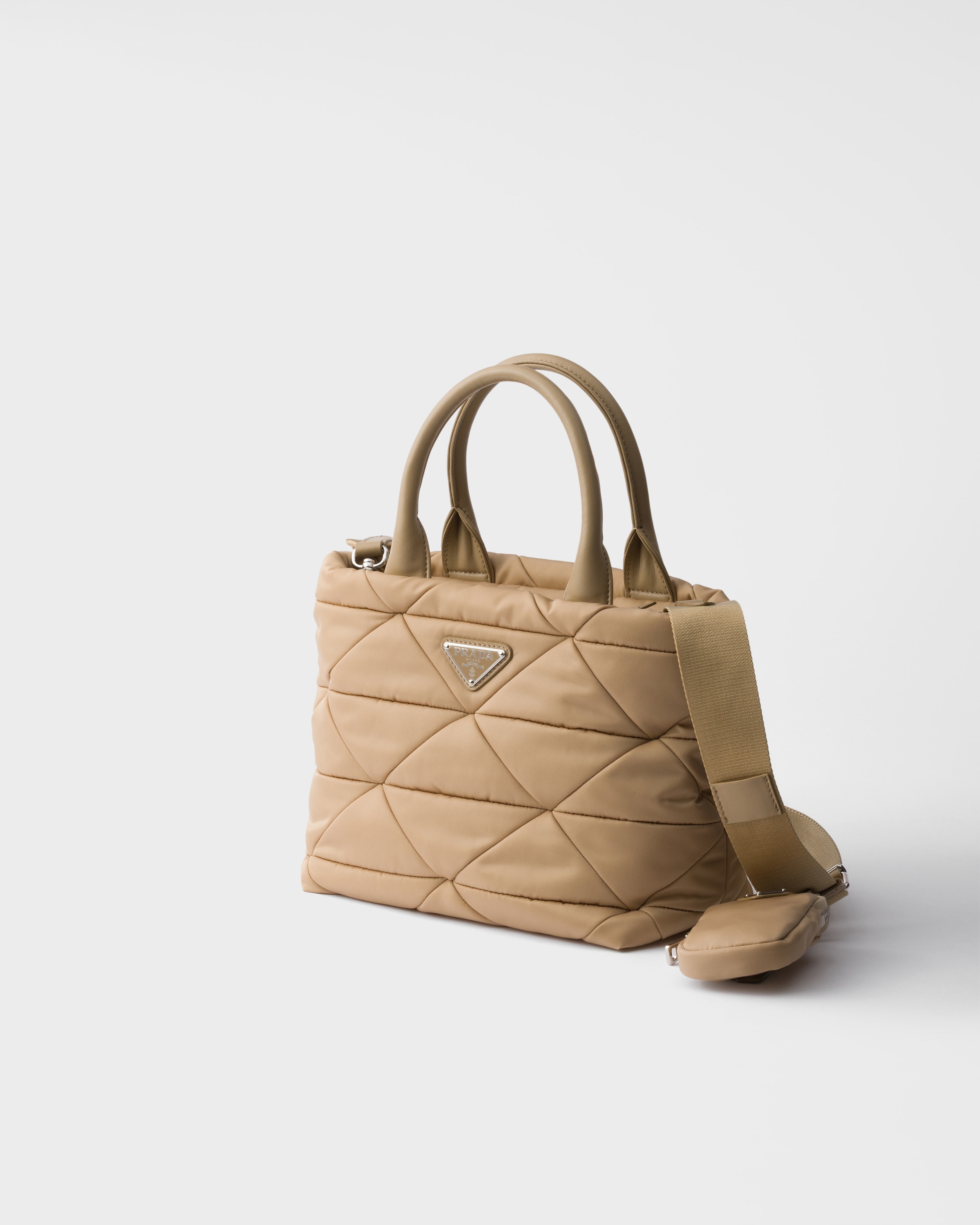 キャメルブラウン スモール パデッド Re-nylon トートバッグ | PRADA
