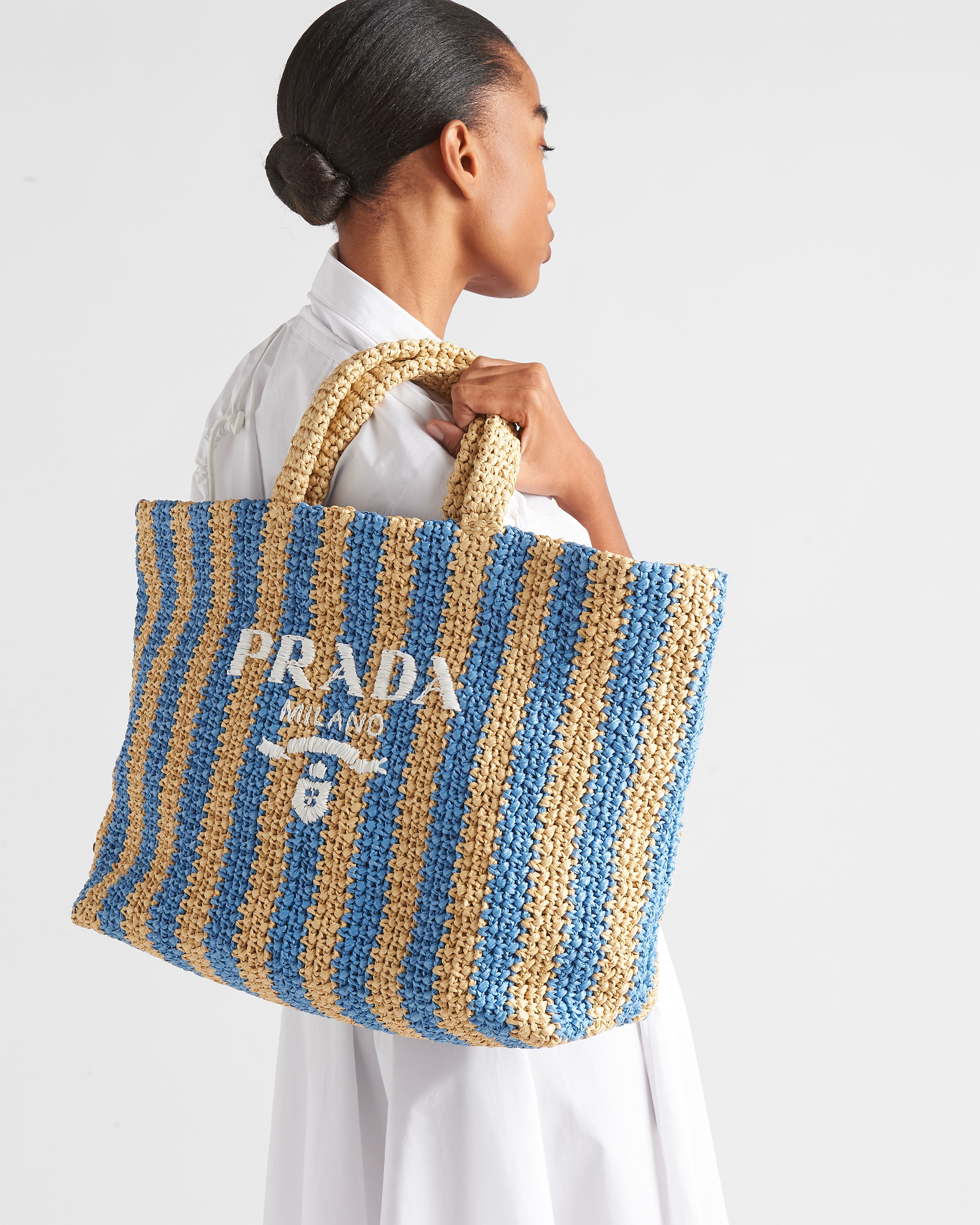 Prada حقيبة تسوق كبيرة من الرافيا بحجم كبير 2