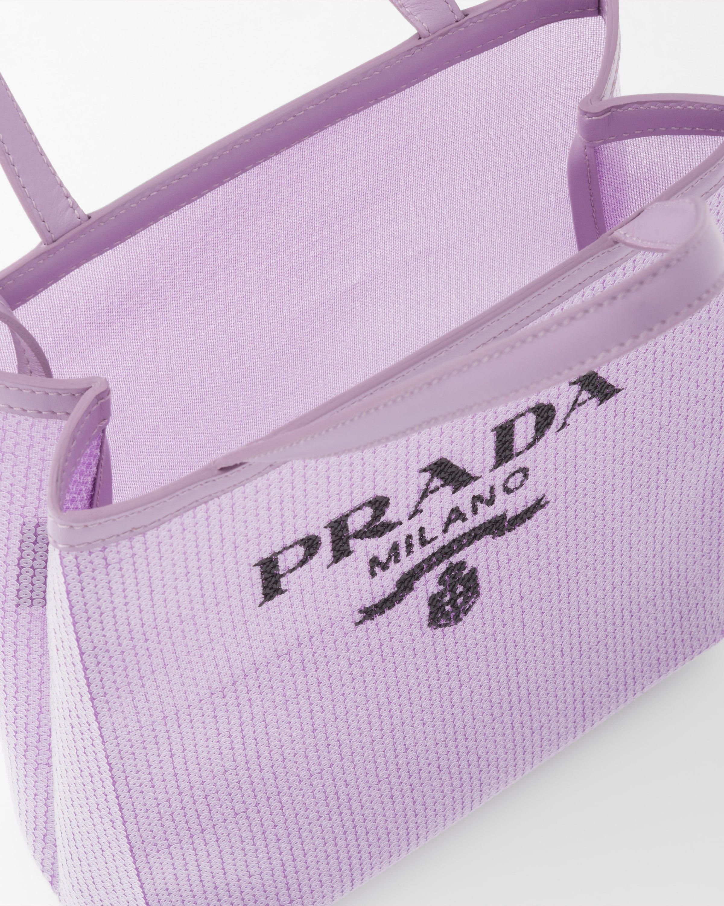 Prada حقيبة تسوّق شبك مزينة بالترتر بحجم صغير 5