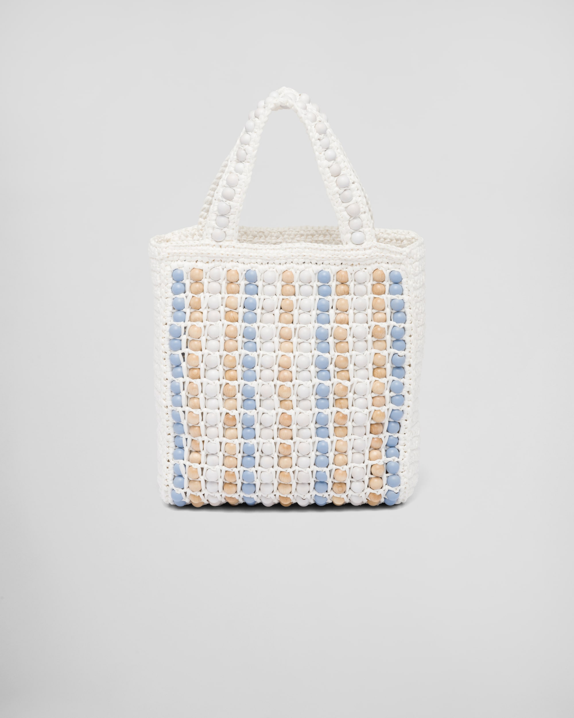 Mặt trước túi thêu logo và mặt sau trơn