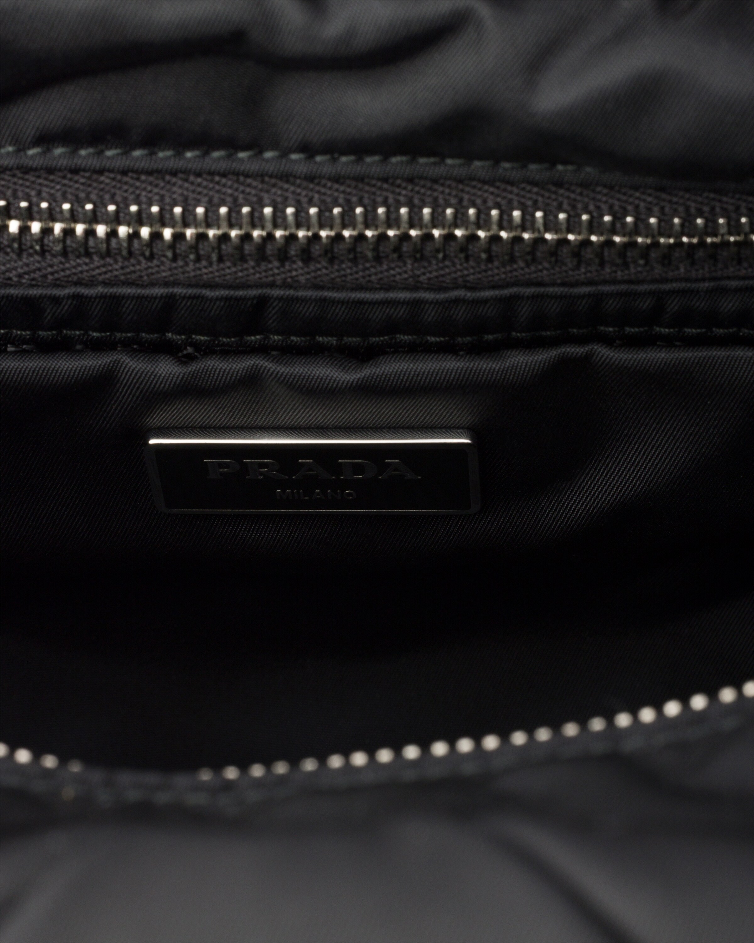 ブラック ミディアム パデッド Re-nylon Xレザー トートバッグ | PRADA