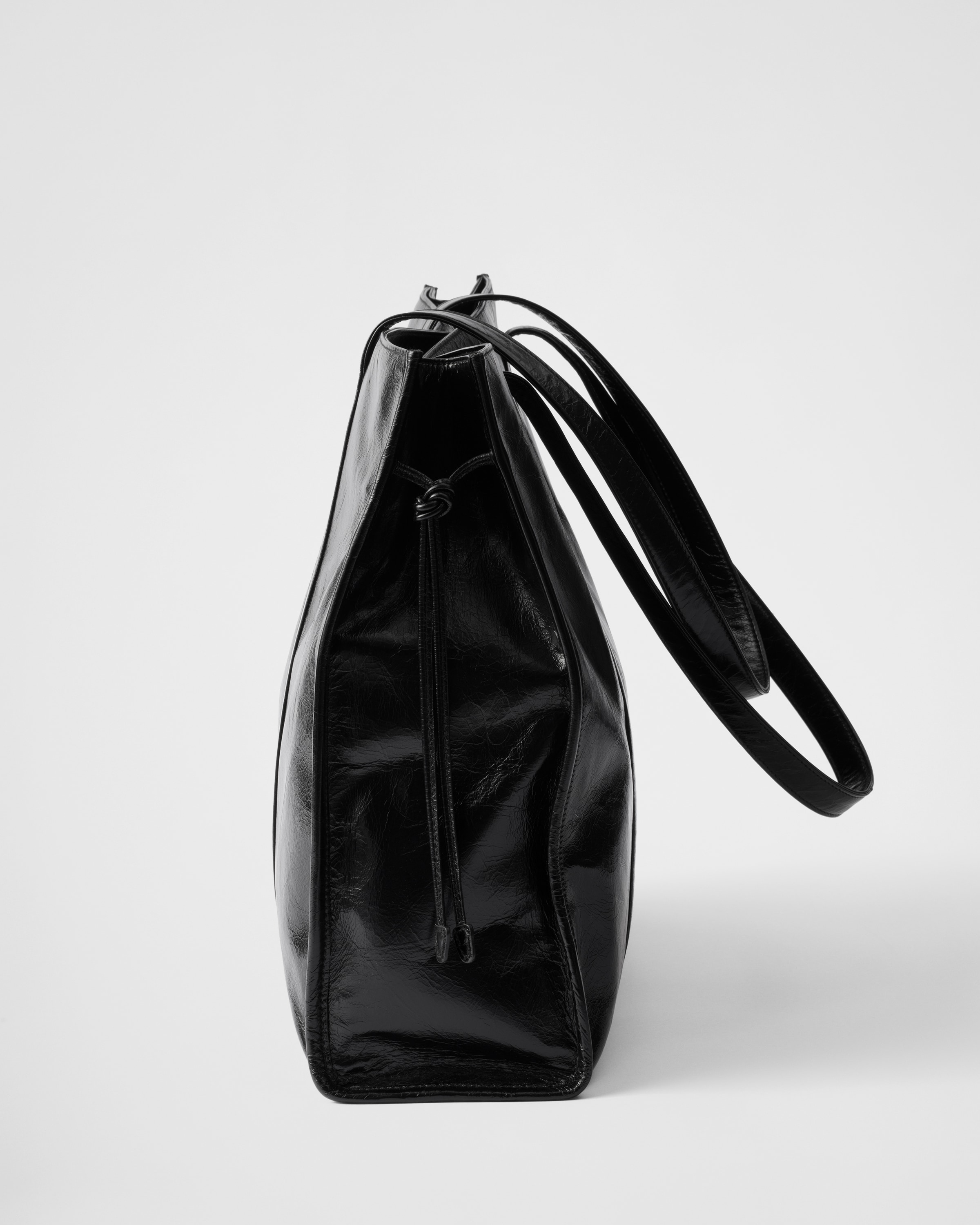ブラック ラージ ソフトルックスレザー トートバッグ | PRADA