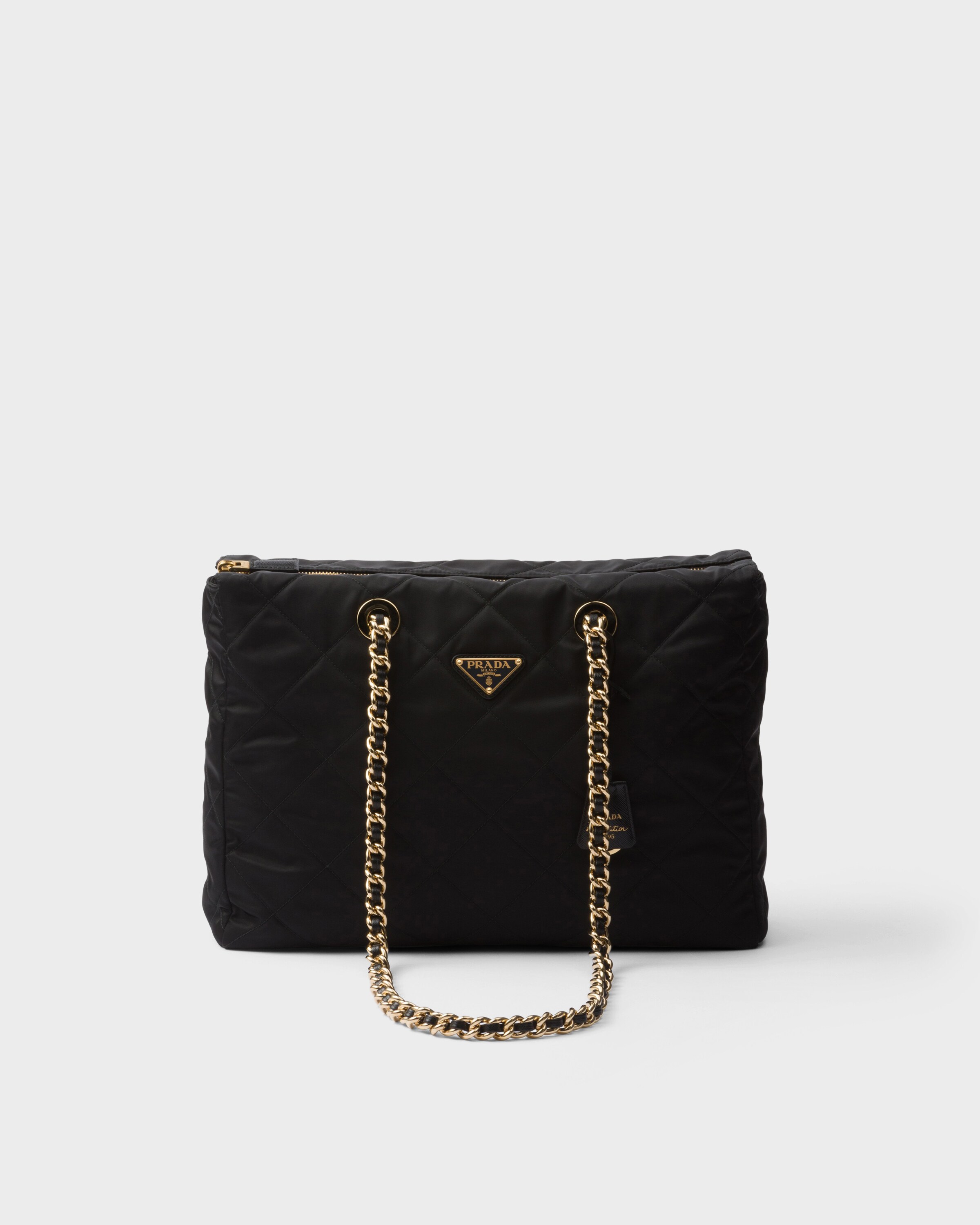 Prada Re-edition 1995 Chaîne Tasche Aus Re-nylon In Black