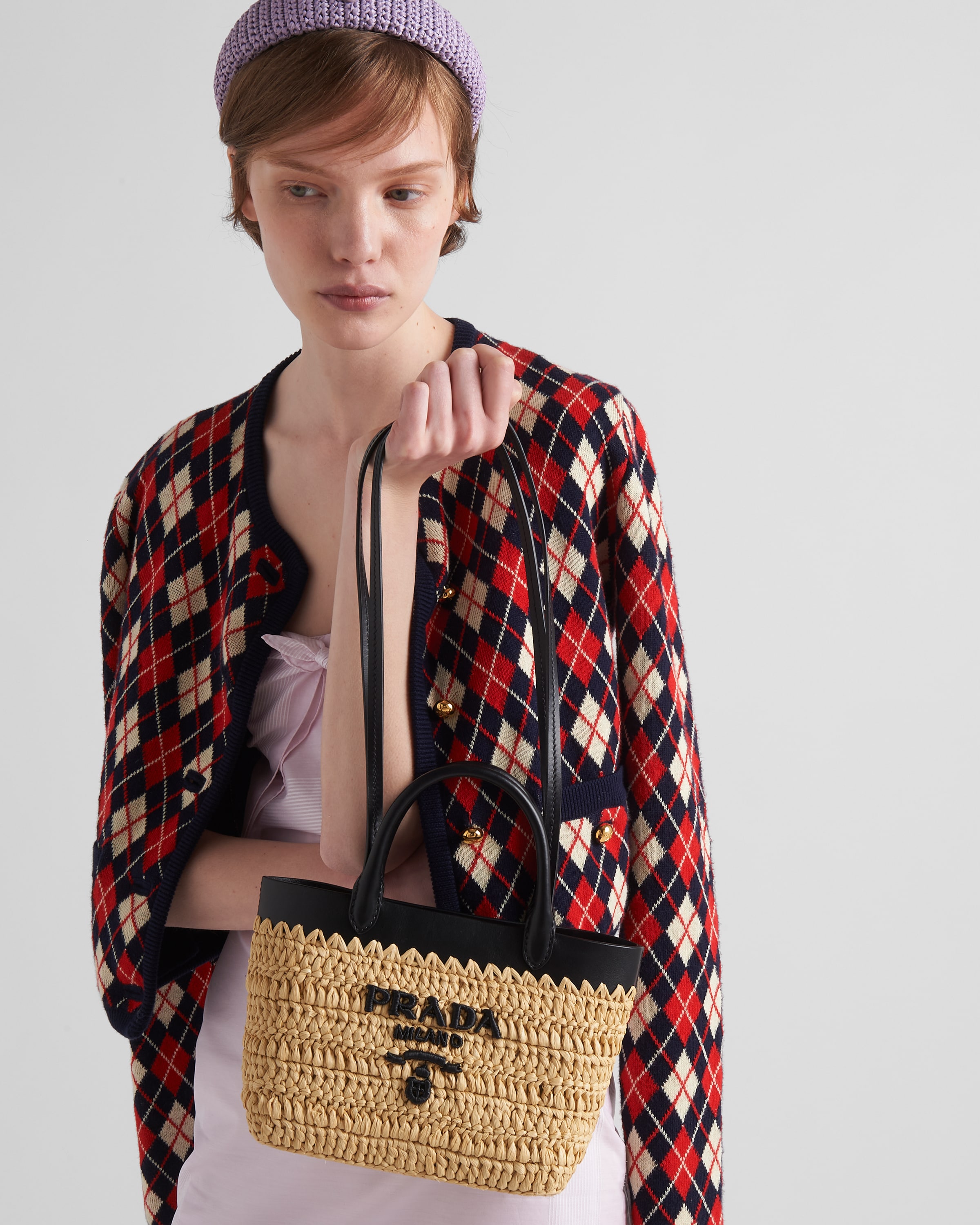 一番の ベージュ/ブラック ミニ クロシェxレザー トートバッグ | PRADA その他