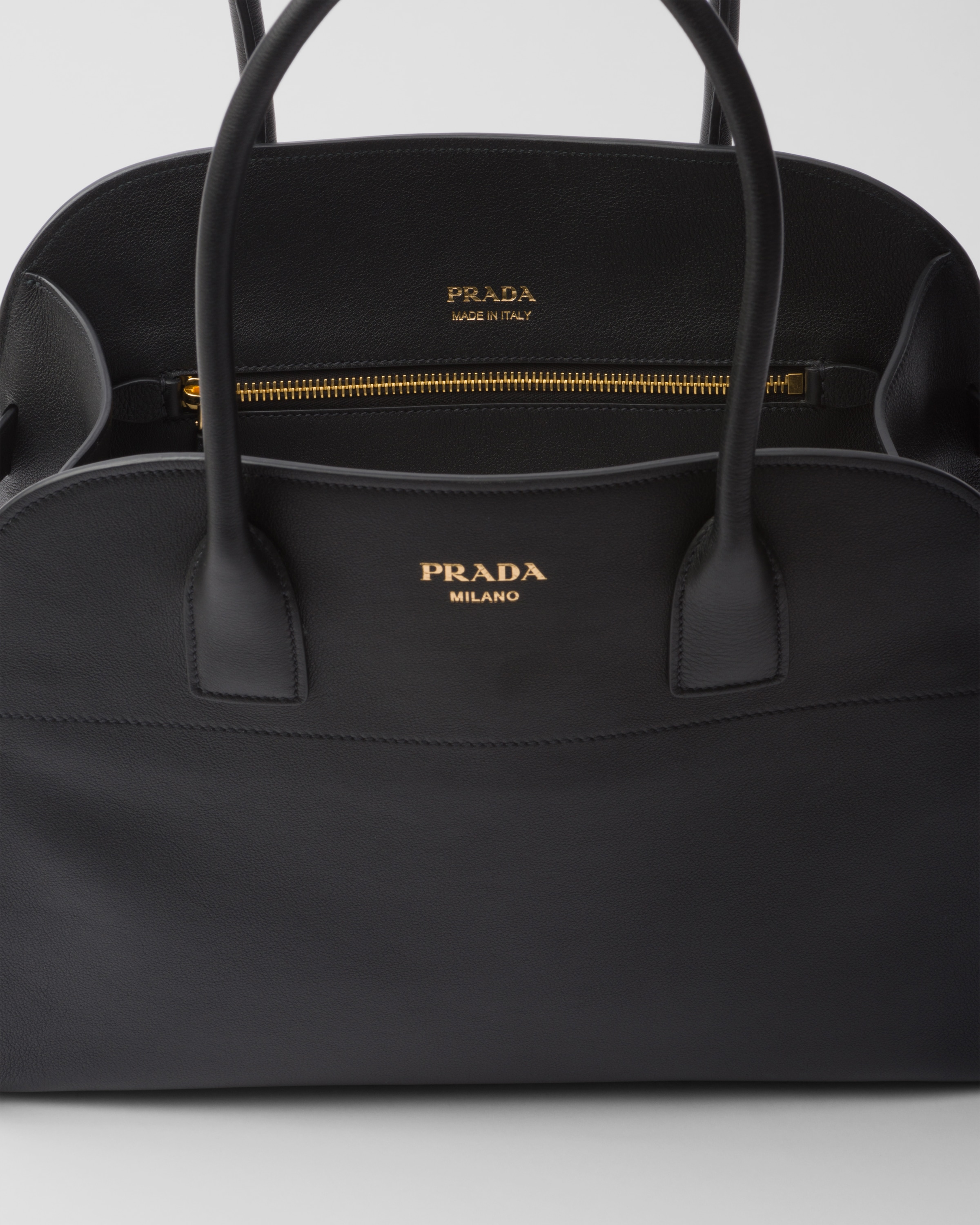 ブラック ミディアム ソフトグレインレザー トートバッグ | PRADA