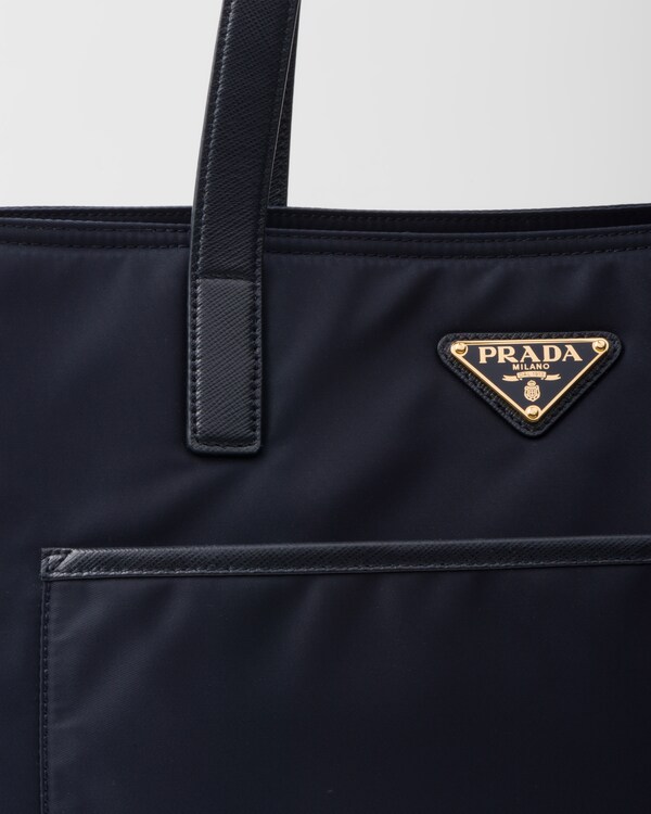 Prada Re-Edition 1978大号Re-Nylon与Saffiano皮革托特包 Prada Re-Edition 1978大号Re-Nylon与Saffiano皮革托特包