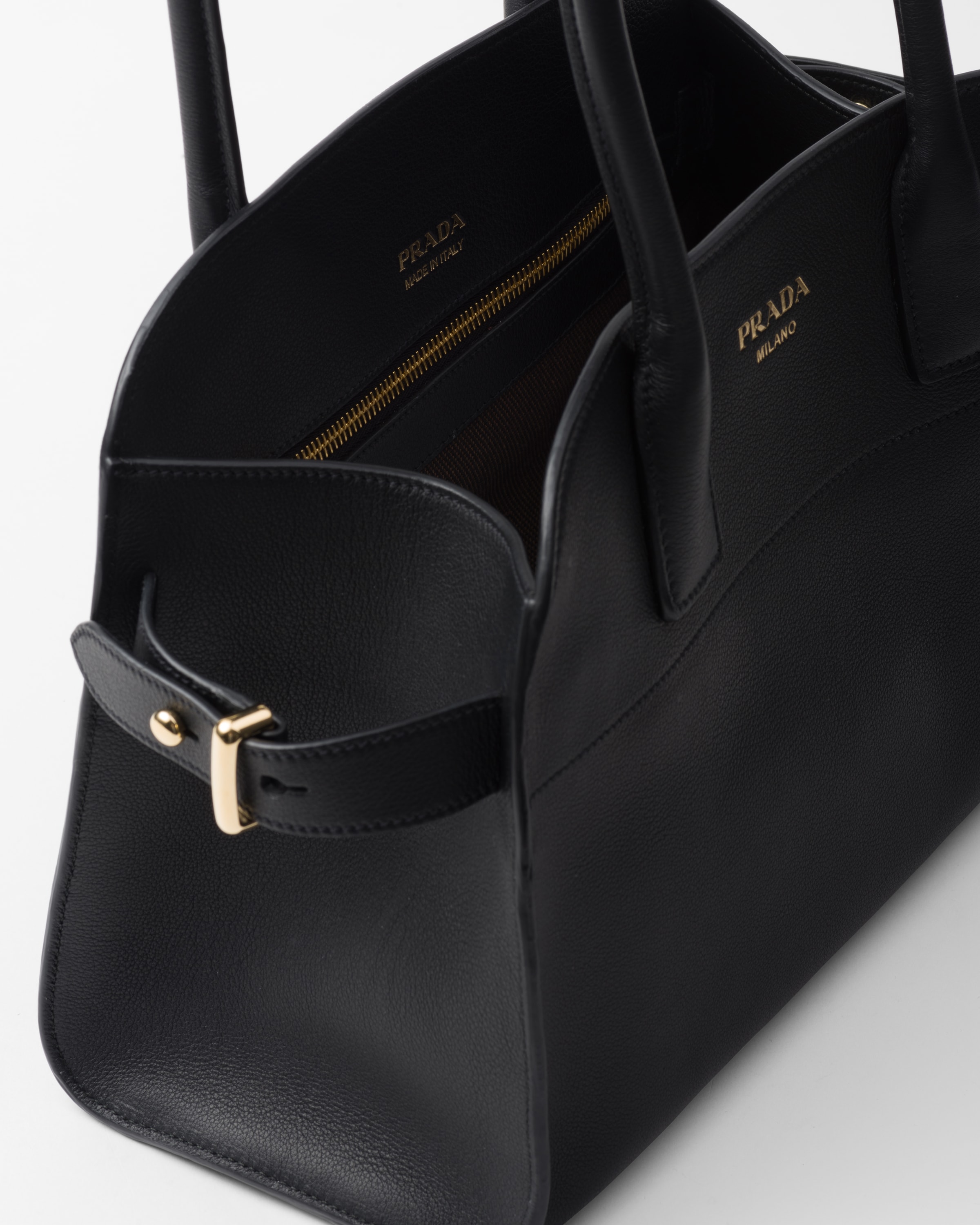 Shop Prada Mittelgrosse Tote Bag Aus Leder In Black