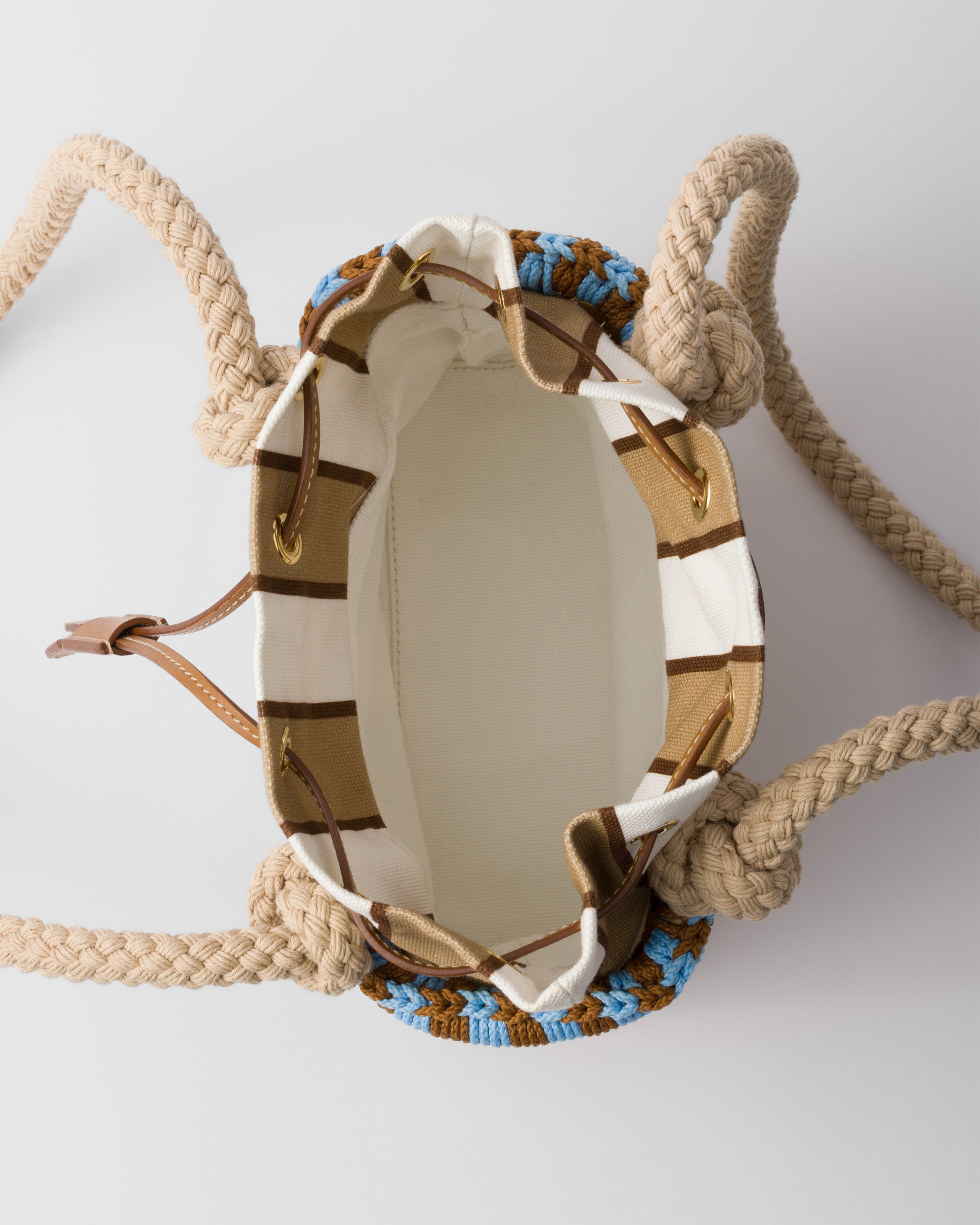 Minibolso de mimbre