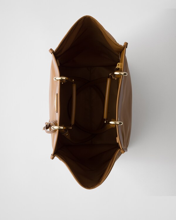 Grand cabas en Re-Nylon et cuir Grand cabas en Re-Nylon et cuir