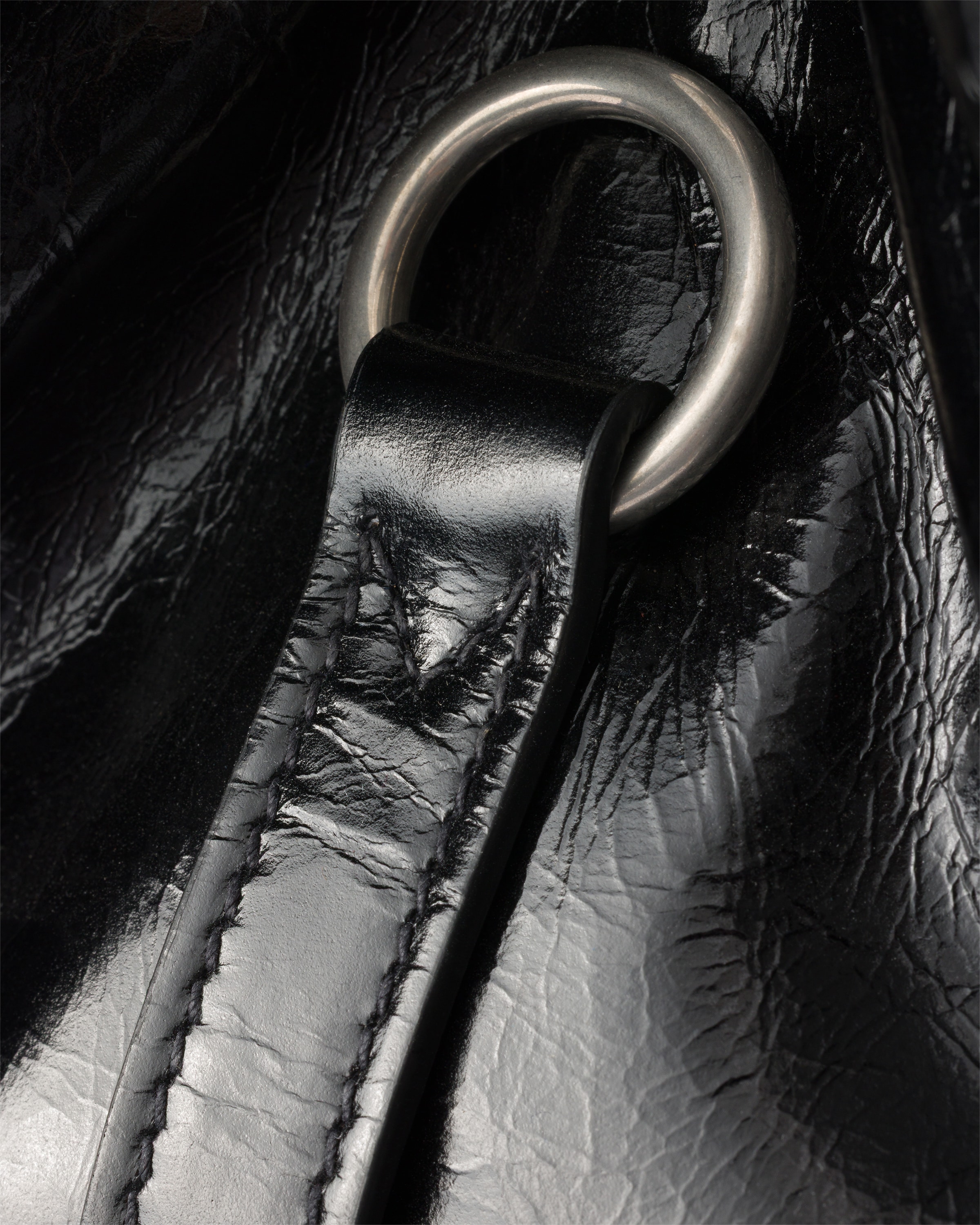 Medium leather tote bag