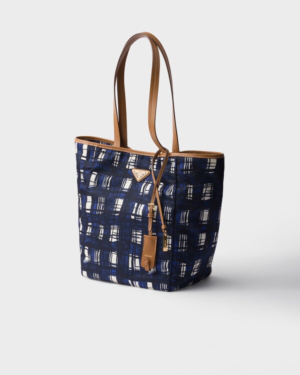 ミディアム プリントRe-Nylon トートバッグ - ネイビー/キャメル ミディアム プリントRe-Nylon トートバッグ - ネイビー/キャメル